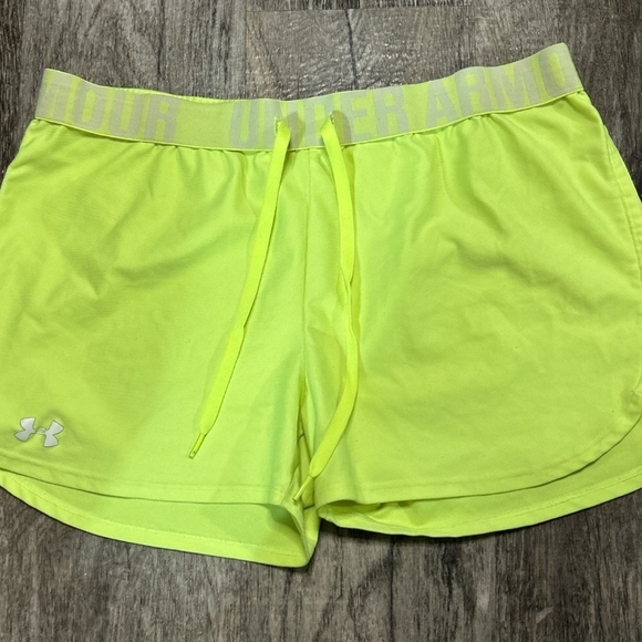 Under Armour Nein Green Athletic Shorts - Picture 1 of 3
